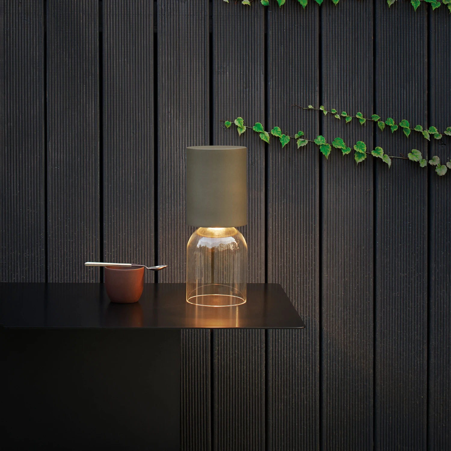 Luceplan Nui Mini Tischlampe mit Akku IP54, sand Luceplan Nui Mini Tischlampe Mit Akku IP54, Sand -Luceplan 6030588 2